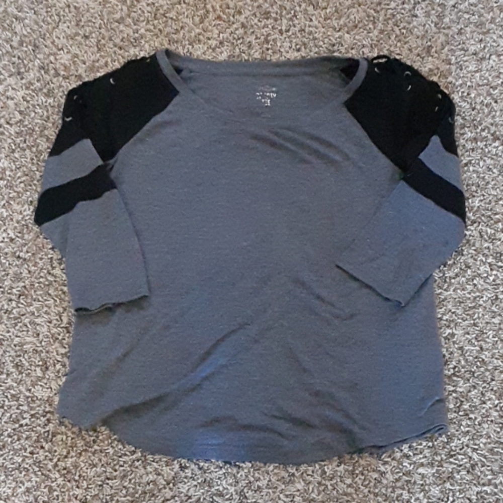 Sport T size extra small gray black 3/4 sleeve top